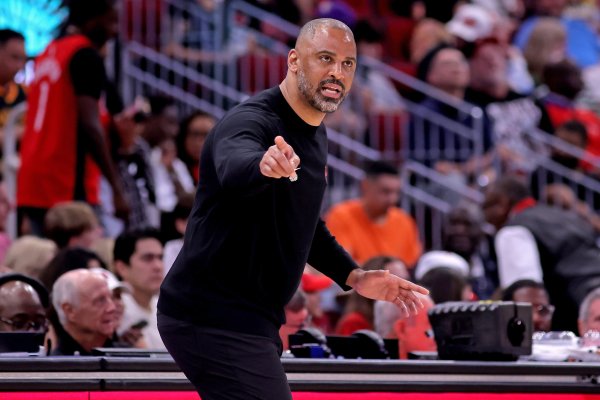 财汇盈 乌度卡: 我们的进攻表现还可以 正尝试加入更多跑动和战术变化